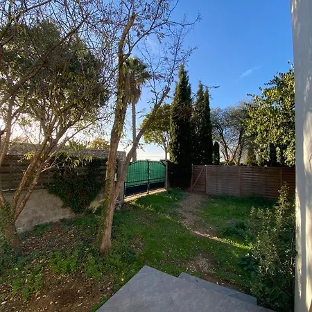 T4 Avec Jardin Privé Villa *